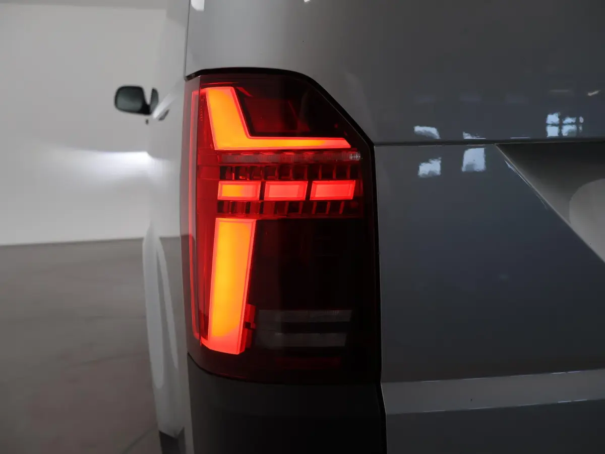 2.0 TDI L2H1 150 PK DSG AUT. + WP INRICHTING | GLOBELYST 4 | STANDKACHEL | ADAPTIVE CRUISE | CARPLAY | LED | STOELVERW.