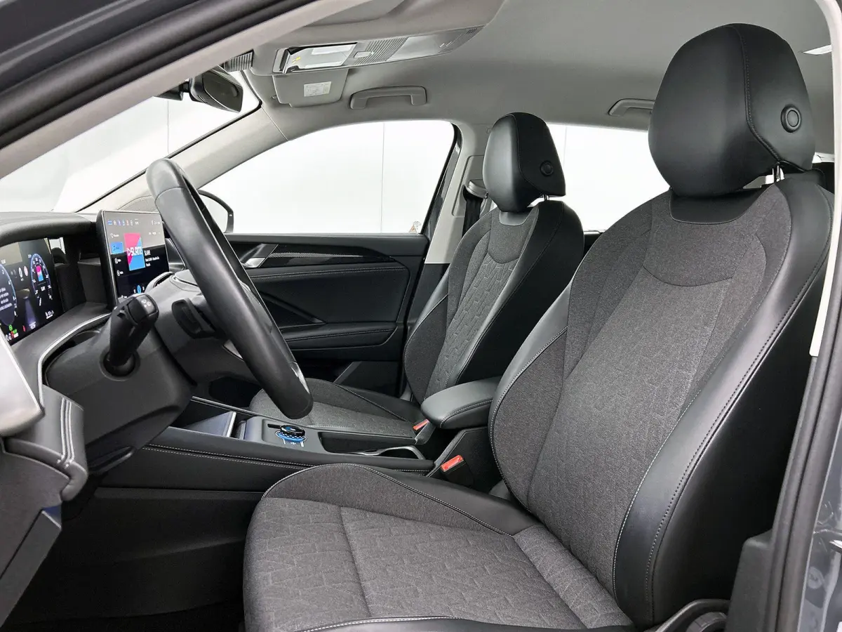 1.5 eHybrid Life Edition | 204 PK | Soh 97% | Apple Carplay / Android Auto | Stoelverwarming | Stuurverwarming | Parkeercamera | Digital Cockpit Pro |