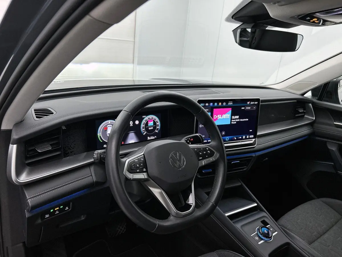 1.5 eHybrid Life Edition | 204 PK | Soh 97% | Apple Carplay / Android Auto | Stoelverwarming | Stuurverwarming | Parkeercamera | Digital Cockpit Pro |