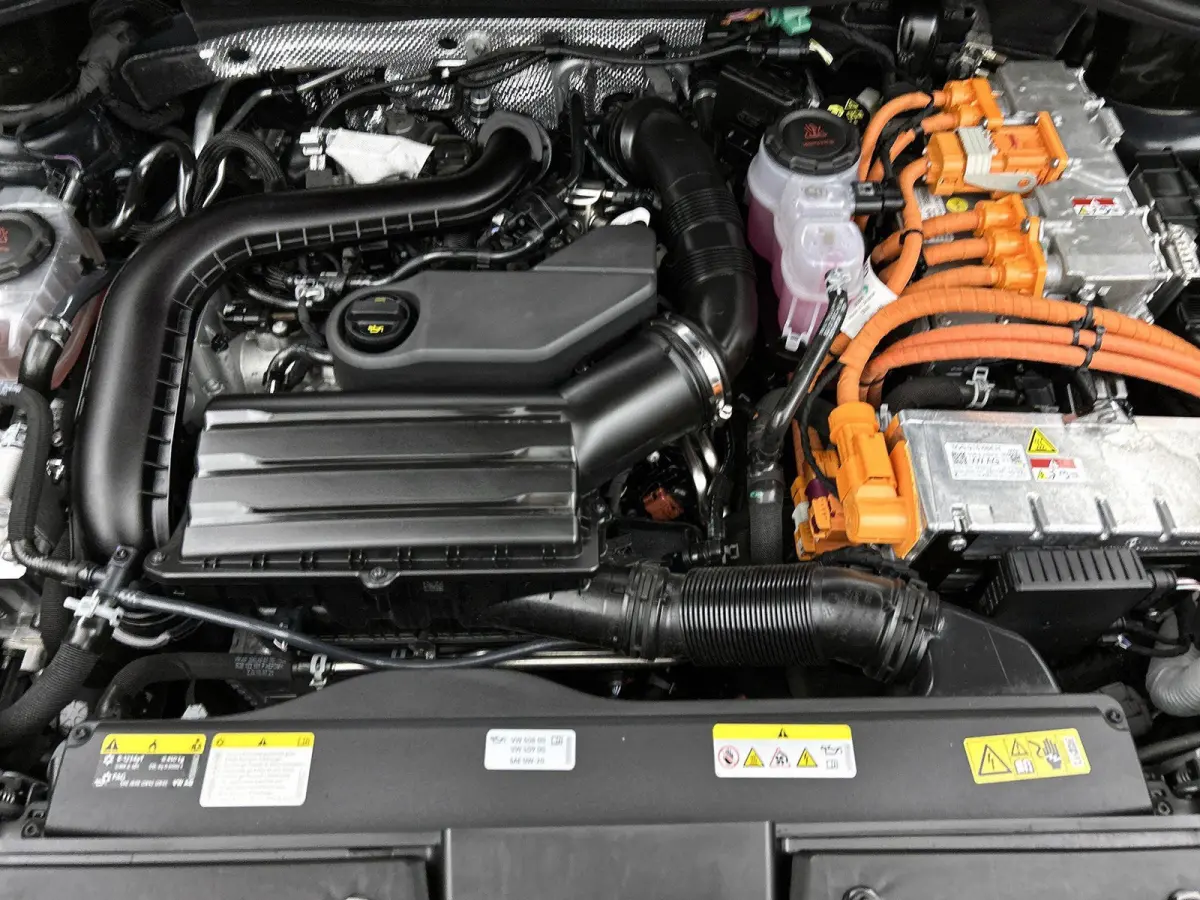 1.5 eHybrid Life Edition | 204 PK | Soh 97% | Apple Carplay / Android Auto | Stoelverwarming | Stuurverwarming | Parkeercamera | Digital Cockpit Pro |