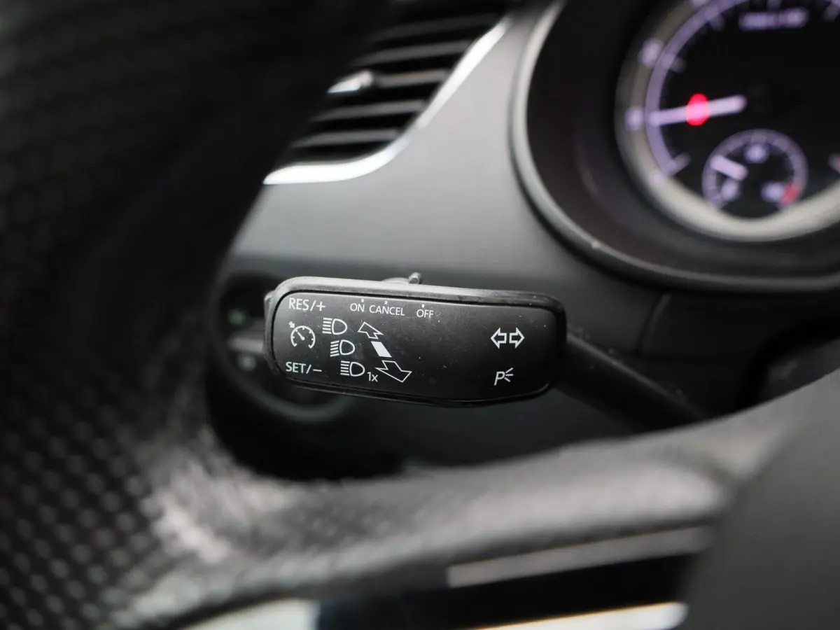 1.0 TSI Greentech Ambition Business | Apple Carplay / Android Auto | Panoramadak | Parkeersensoren |