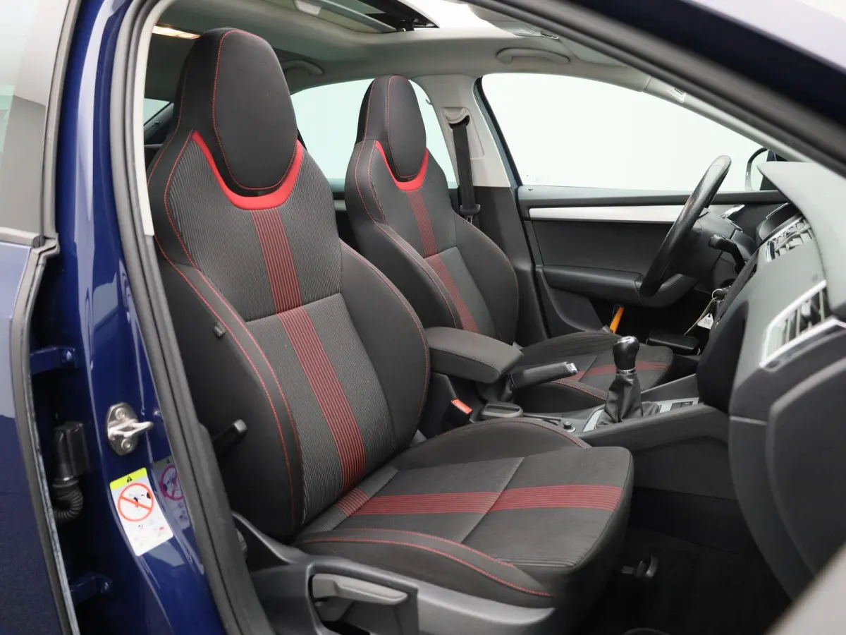1.0 TSI Greentech Ambition Business | Apple Carplay / Android Auto | Panoramadak | Parkeersensoren |