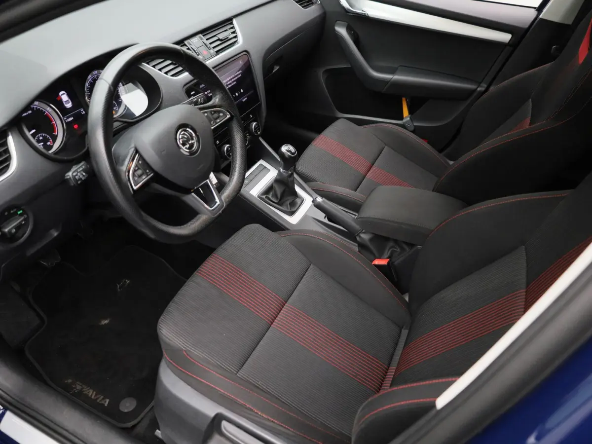 1.0 TSI Greentech Ambition Business | Apple Carplay / Android Auto | Panoramadak | Parkeersensoren |