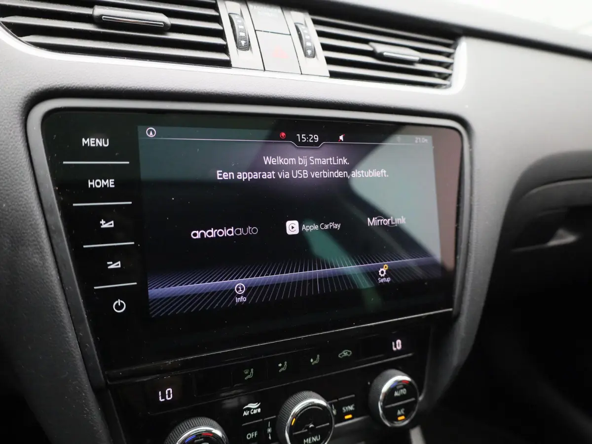 1.0 TSI Greentech Ambition Business | Apple Carplay / Android Auto | Panoramadak | Parkeersensoren |