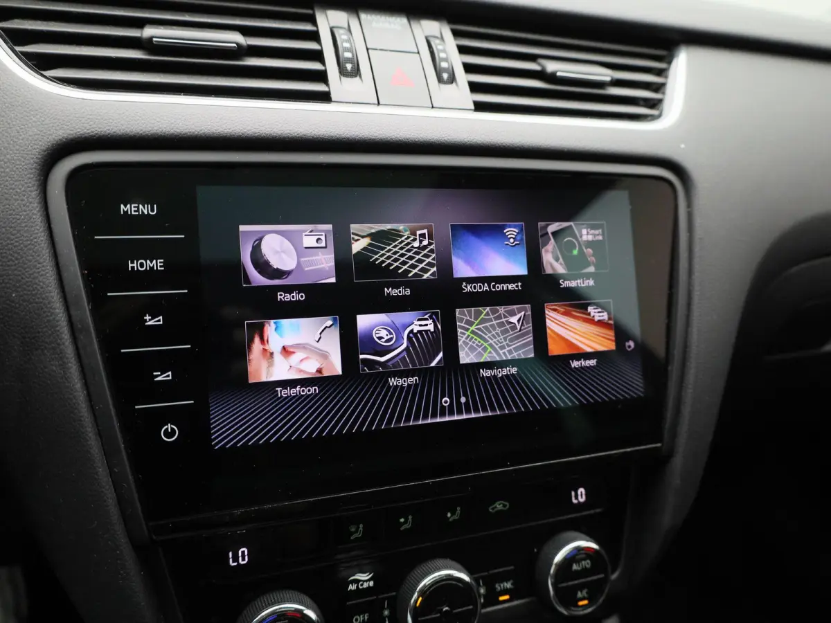 1.0 TSI Greentech Ambition Business | Apple Carplay / Android Auto | Panoramadak | Parkeersensoren |