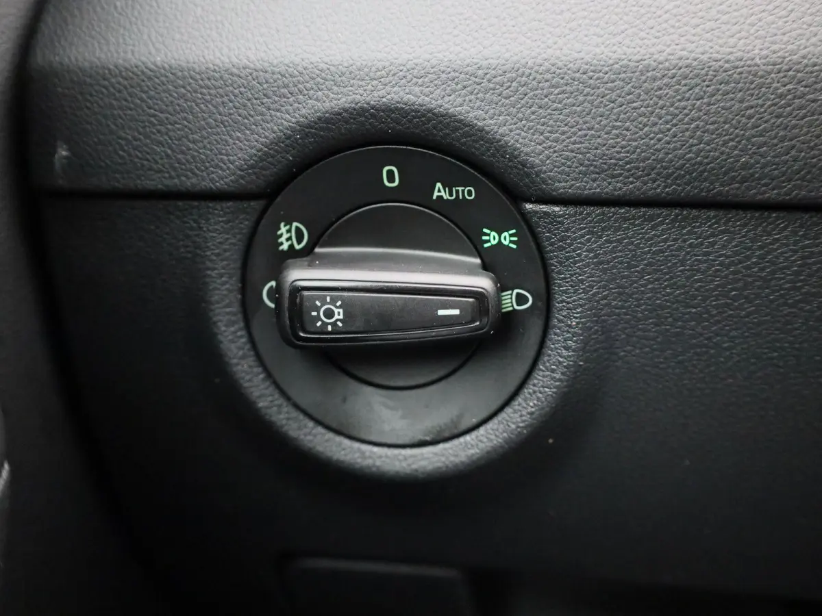 1.0 TSI Greentech Ambition Business | Apple Carplay / Android Auto | Panoramadak | Parkeersensoren |