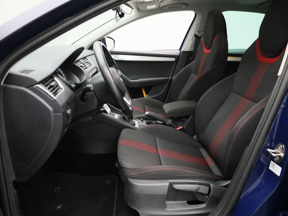 1.0 TSI Greentech Ambition Business | Apple Carplay / Android Auto | Panoramadak | Parkeersensoren |