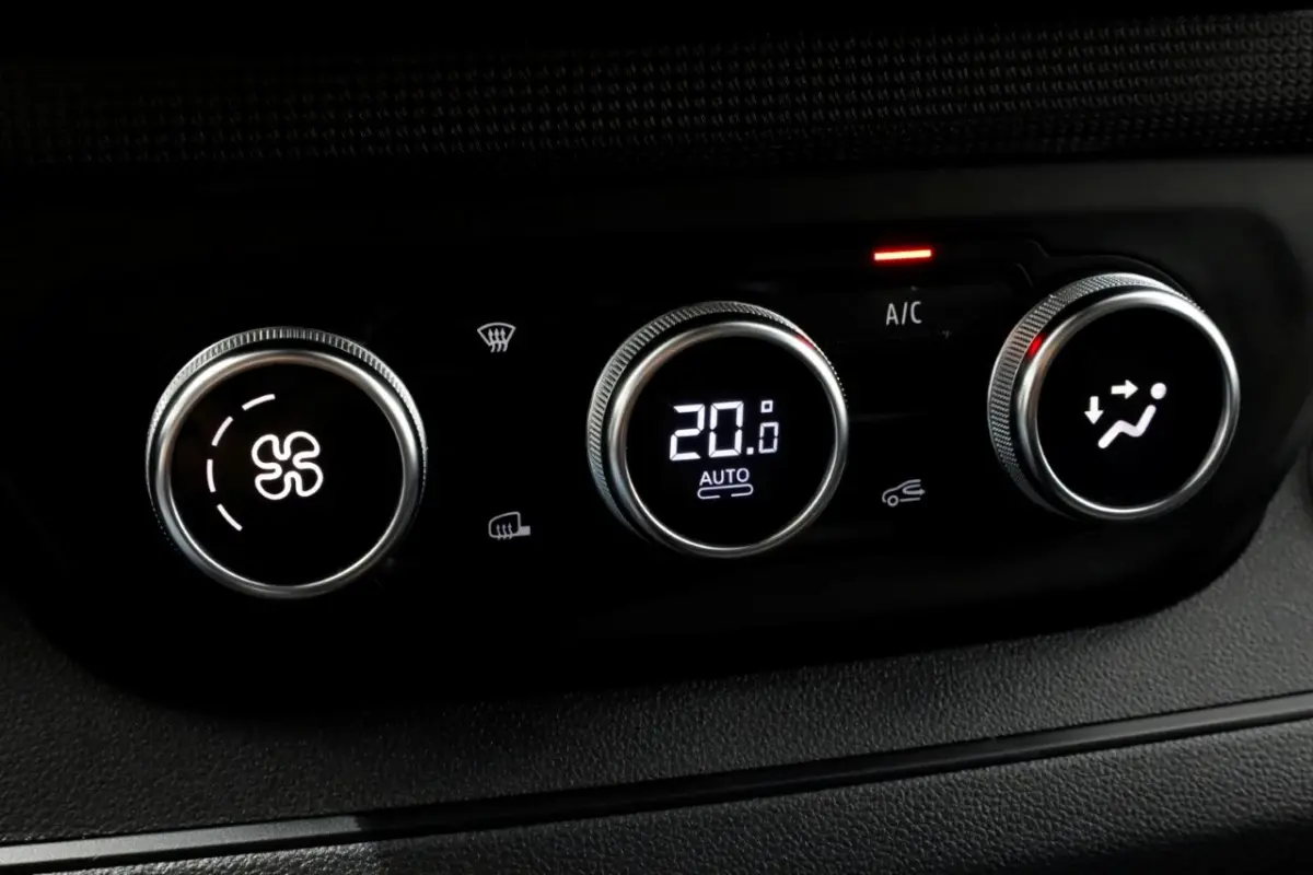 2.0 dCi 150pk L2H1 Automaat Work Edition LED/Airco/Navi 01-2024
