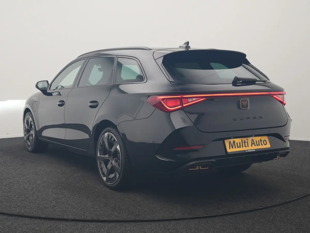 1.4 e-Hybrid VZ PHEV 245pk Dealer O.H | Trekhaak Af Fabriek | Camera | Sfeerverlichting | Sportstoelen & Stuur Verwarmd | Apple Carplay | Keyless | Virtual | Navigatie | DAB | 19"L.M | Cruis