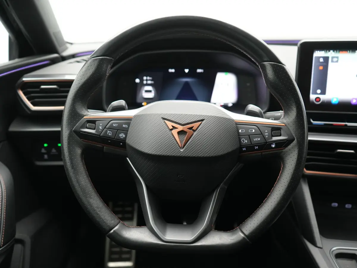 1.4 e-Hybrid VZ PHEV 245pk Dealer O.H | Trekhaak Af Fabriek | Camera | Sfeerverlichting | Sportstoelen & Stuur Verwarmd | Apple Carplay | Keyless | Virtual | Navigatie | DAB | 19"L.M | Cruis