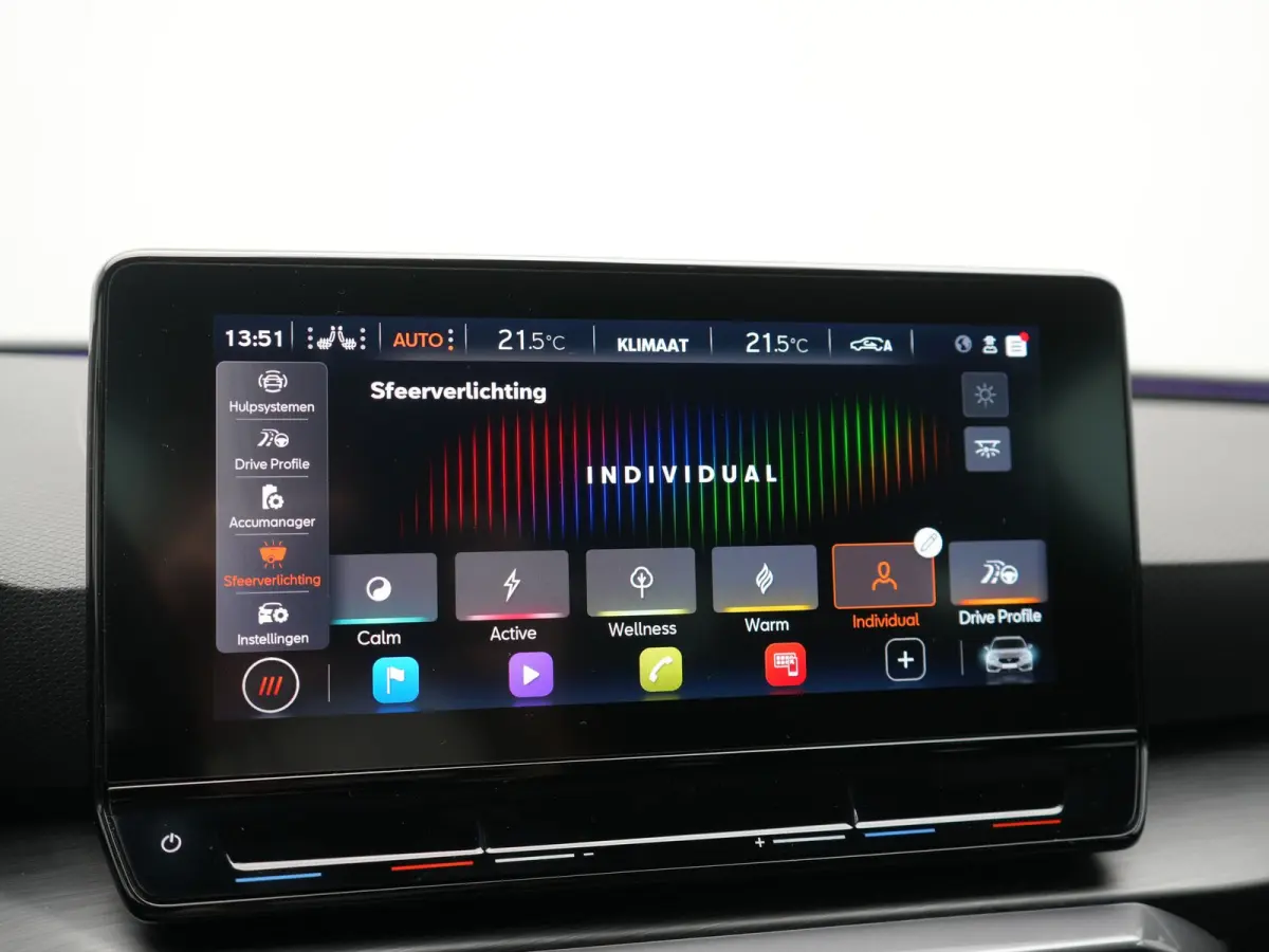 1.4 e-Hybrid VZ PHEV 245pk Dealer O.H | Trekhaak Af Fabriek | Camera | Sfeerverlichting | Sportstoelen & Stuur Verwarmd | Apple Carplay | Keyless | Virtual | Navigatie | DAB | 19"L.M | Cruis