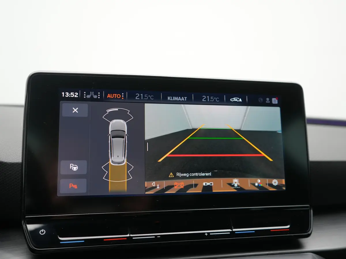 1.4 e-Hybrid VZ PHEV 245pk Dealer O.H | Trekhaak Af Fabriek | Camera | Sfeerverlichting | Sportstoelen & Stuur Verwarmd | Apple Carplay | Keyless | Virtual | Navigatie | DAB | 19"L.M | Cruis