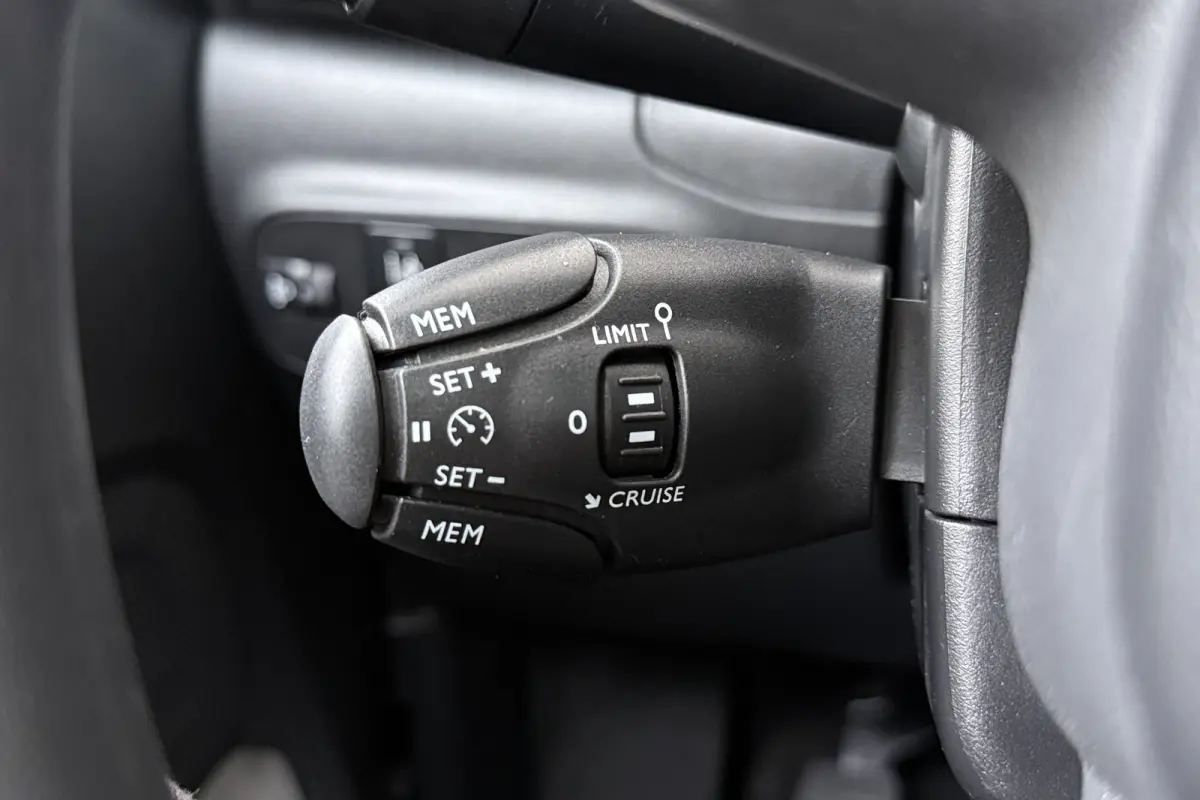 83 PK Business+ Carplay Cruise LED