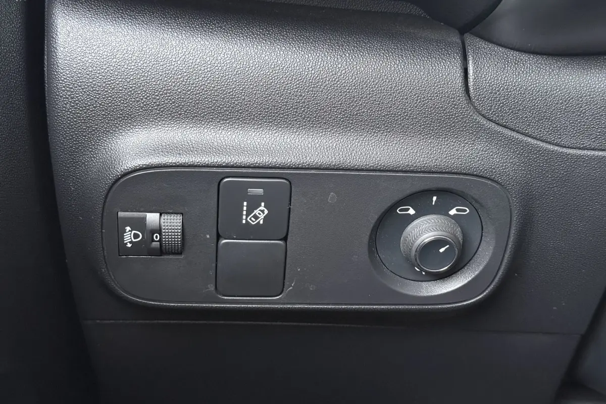 83 PK Business+ Carplay Cruise LED