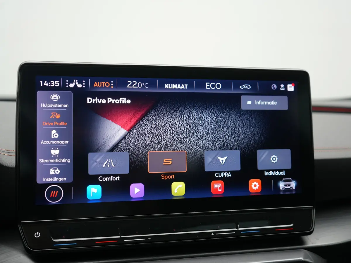 1.4 e-Hybrid VZ Copper Edition PHEV 245pk Dealer O.H | Panodak | Adaptive Cruise | Camera | Sportstoelen & Stuur Verwarmd | Keyless | Blis | Sfeerverlichting | Apple Carplay | DAB | Navigati