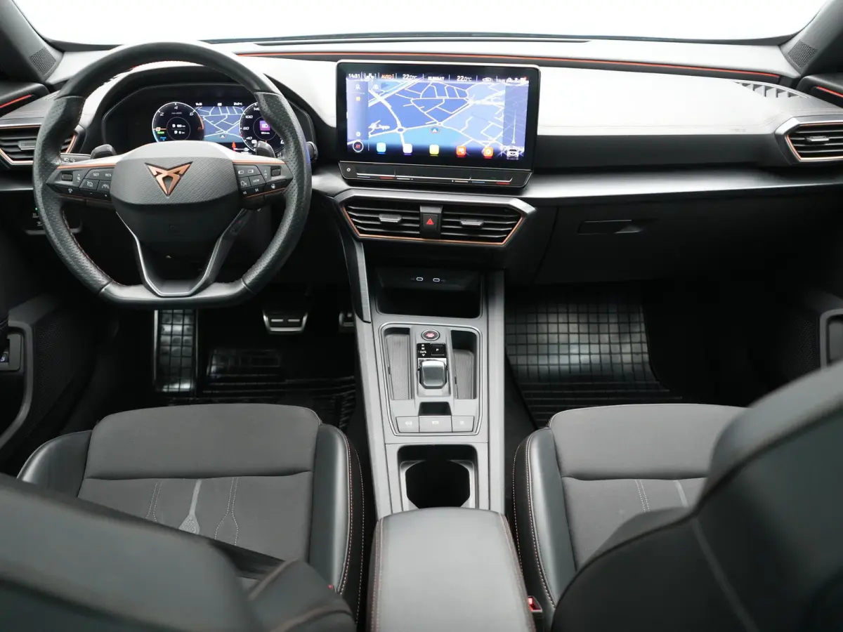1.4 e-Hybrid VZ Copper Edition PHEV 245pk Dealer O.H | Panodak | Adaptive Cruise | Camera | Sportstoelen & Stuur Verwarmd | Keyless | Blis | Sfeerverlichting | Apple Carplay | DAB | Navigati