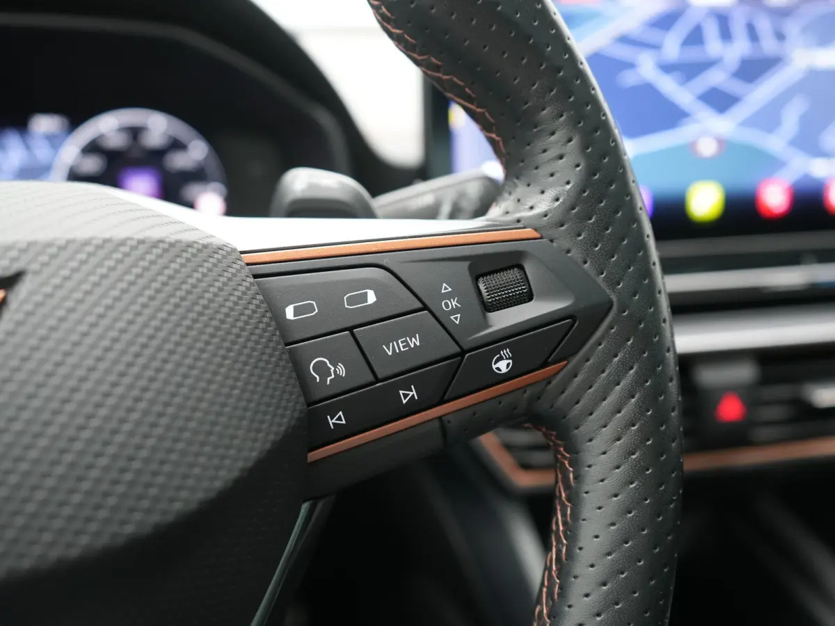 1.4 e-Hybrid VZ Copper Edition PHEV 245pk Dealer O.H | Panodak | Adaptive Cruise | Camera | Sportstoelen & Stuur Verwarmd | Keyless | Blis | Sfeerverlichting | Apple Carplay | DAB | Navigati