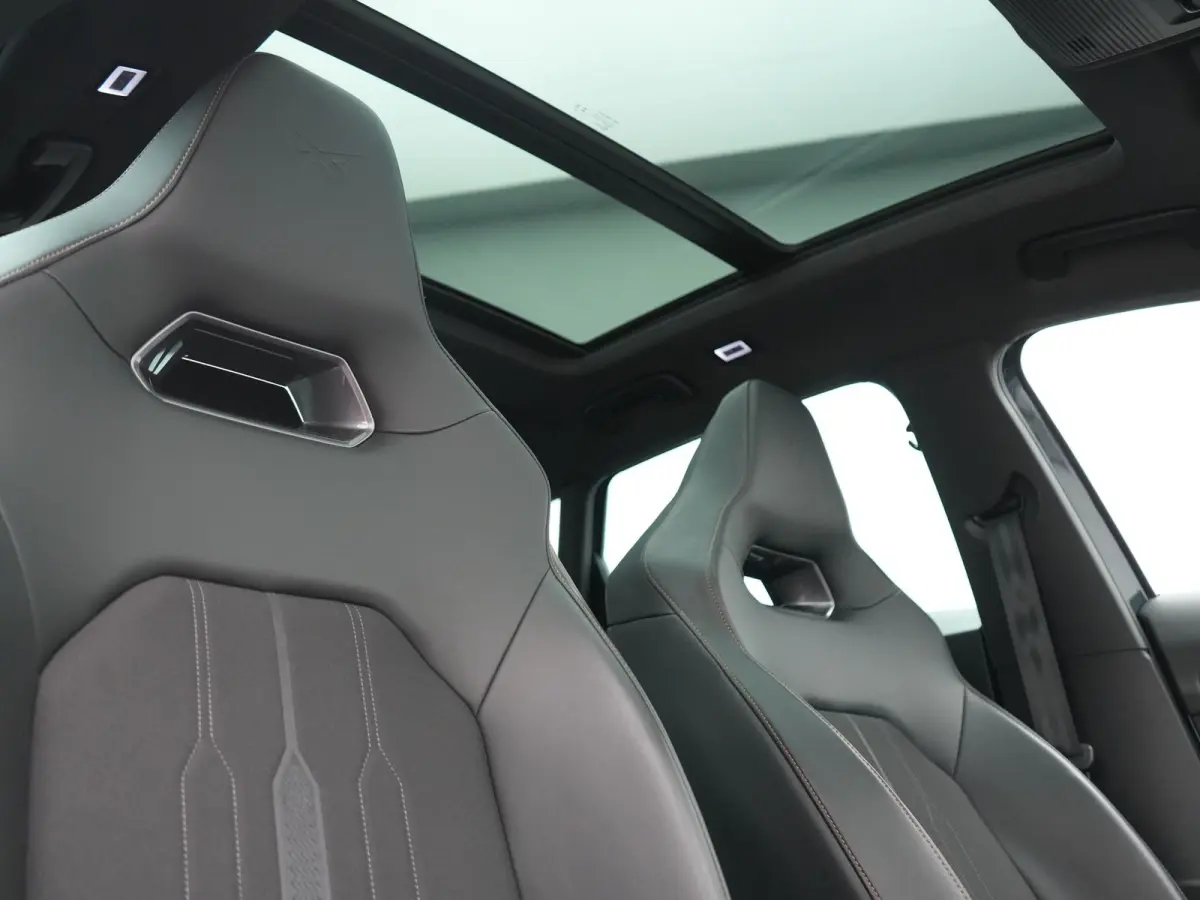 1.4 e-Hybrid VZ Copper Edition PHEV 245pk Dealer O.H | Panodak | Adaptive Cruise | Camera | Sportstoelen & Stuur Verwarmd | Keyless | Blis | Sfeerverlichting | Apple Carplay | DAB | Navigati