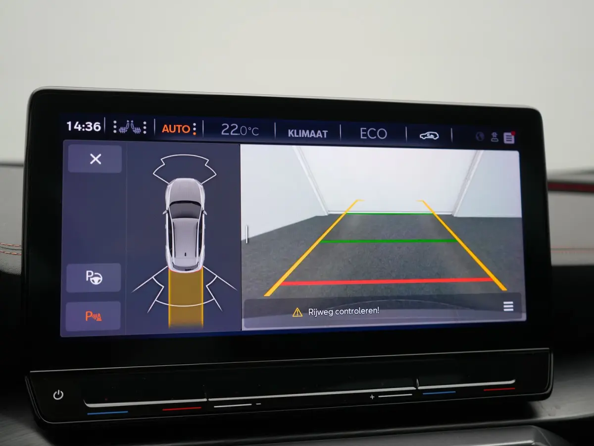 1.4 e-Hybrid VZ Copper Edition PHEV 245pk Dealer O.H | Panodak | Adaptive Cruise | Camera | Sportstoelen & Stuur Verwarmd | Keyless | Blis | Sfeerverlichting | Apple Carplay | DAB | Navigati