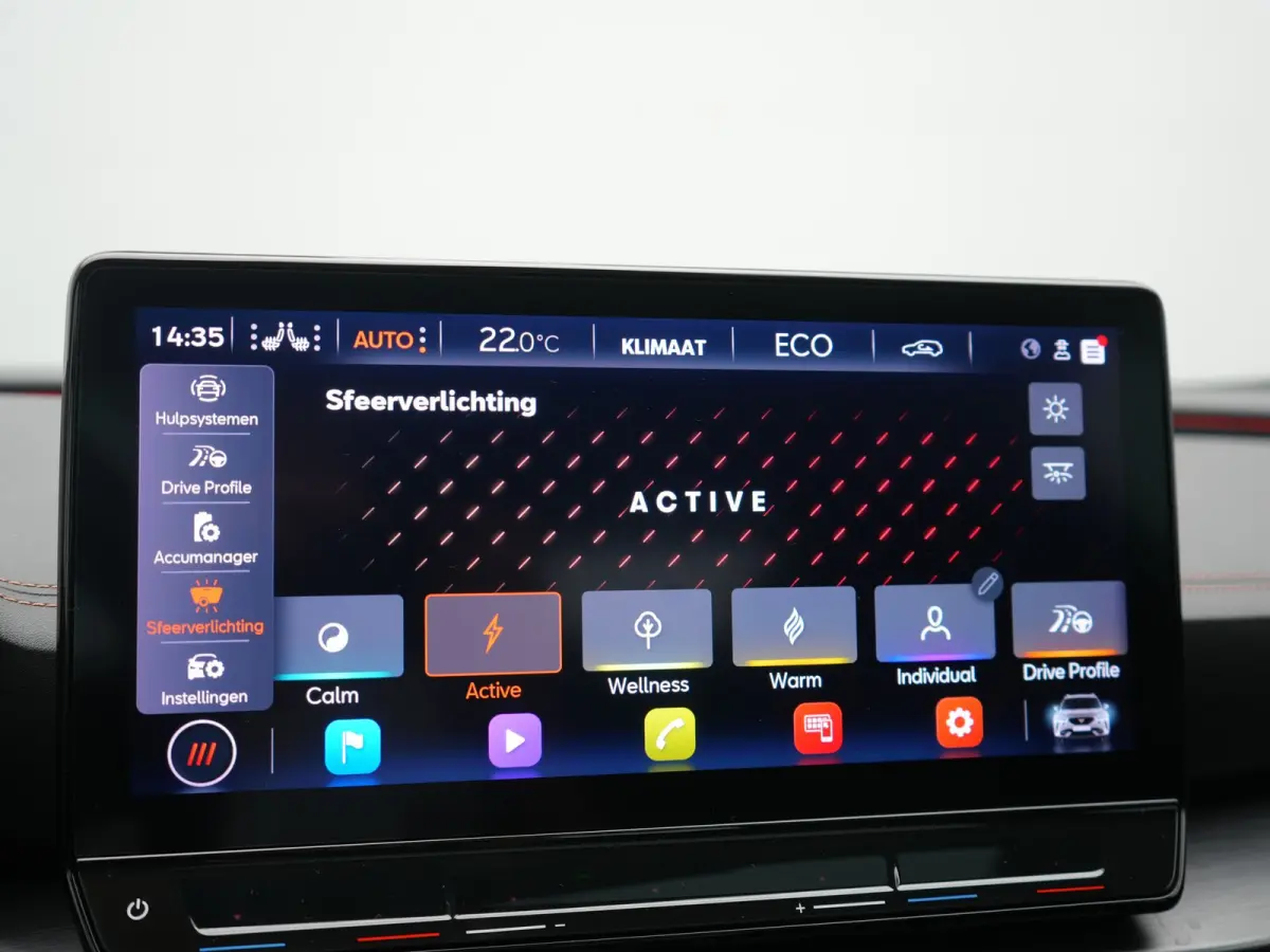 1.4 e-Hybrid VZ Copper Edition PHEV 245pk Dealer O.H | Panodak | Adaptive Cruise | Camera | Sportstoelen & Stuur Verwarmd | Keyless | Blis | Sfeerverlichting | Apple Carplay | DAB | Navigati
