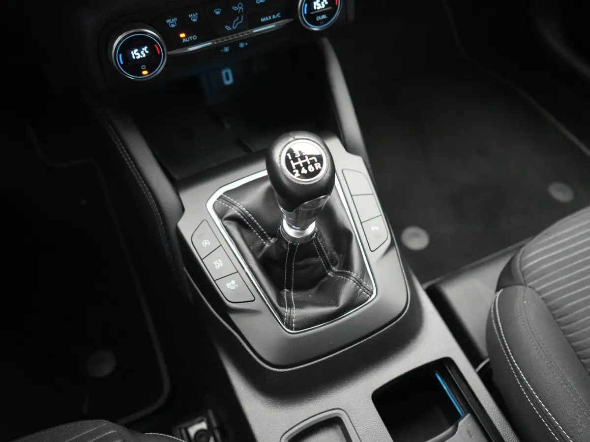 1.0 EcoBoost Hybrid Titanium Business 125pk | Camera | Apple Carplay | Keyless | Lane Assist | Elektrische Achterklep | Cruise Control | Virtual | Climate Control | Draadloze Telefoonlader |