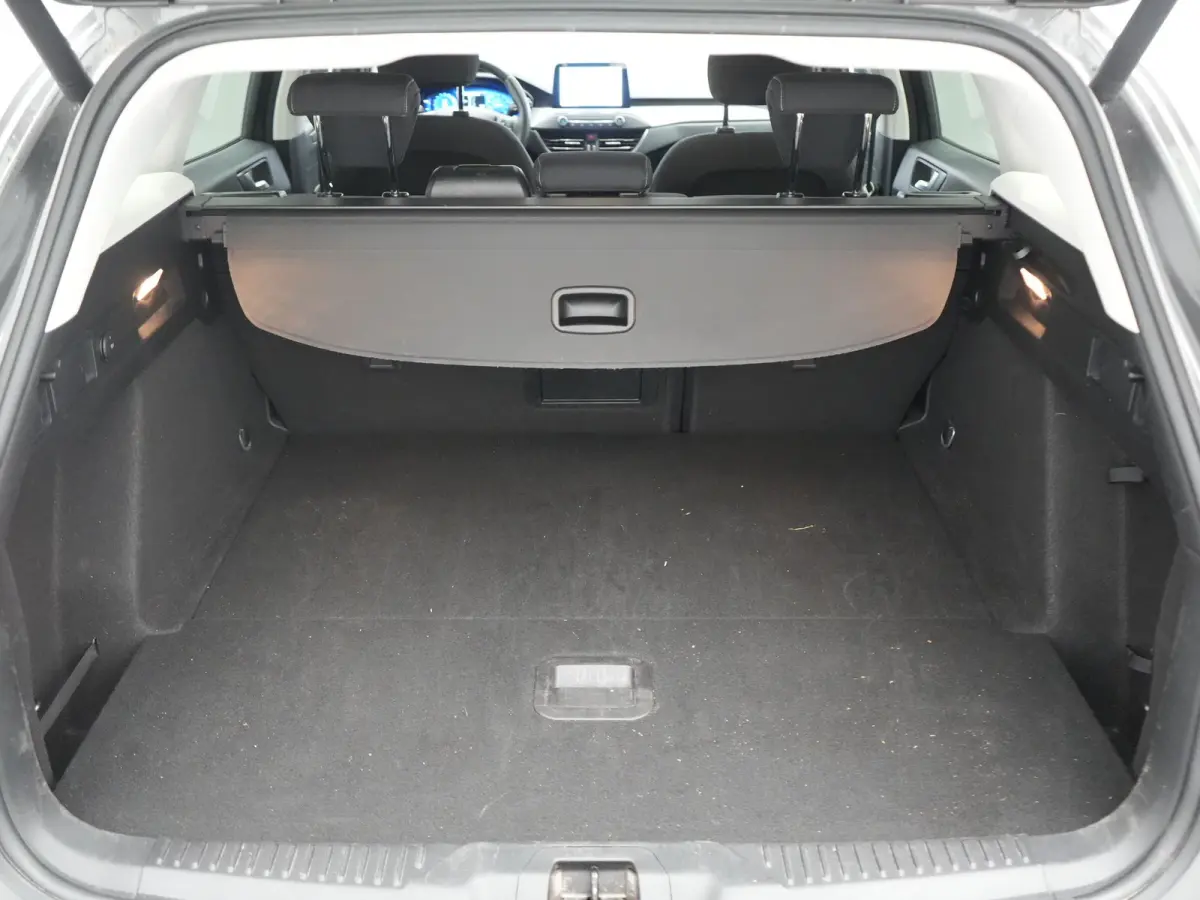 1.0 EcoBoost Hybrid Titanium Business 125pk | Camera | Apple Carplay | Keyless | Lane Assist | Elektrische Achterklep | Cruise Control | Virtual | Climate Control | Draadloze Telefoonlader |
