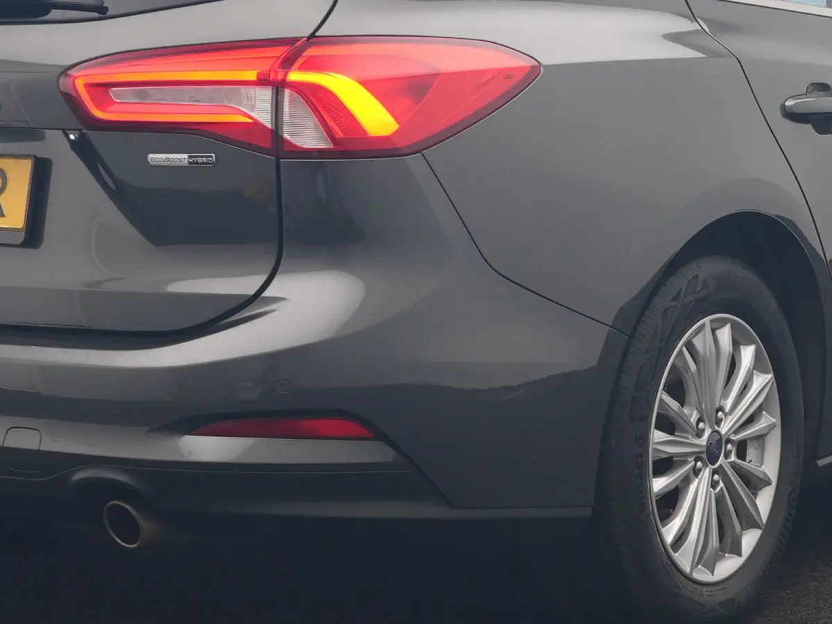 1.0 EcoBoost Hybrid Titanium Business 125pk | Camera | Apple Carplay | Keyless | Lane Assist | Elektrische Achterklep | Cruise Control | Virtual | Climate Control | Draadloze Telefoonlader |
