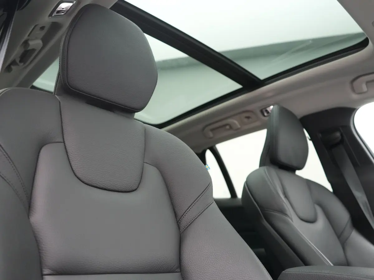 T6 Recharge AWD Inscription PHEV 340pk Dealer O.H | Trekhaak Af Fabriek | Panodak | Adaptive Cruise | Harman / Kardon | 360 Camera | Lederen Sportstoelen Memory & Verwarmd | Stuurverwarming 