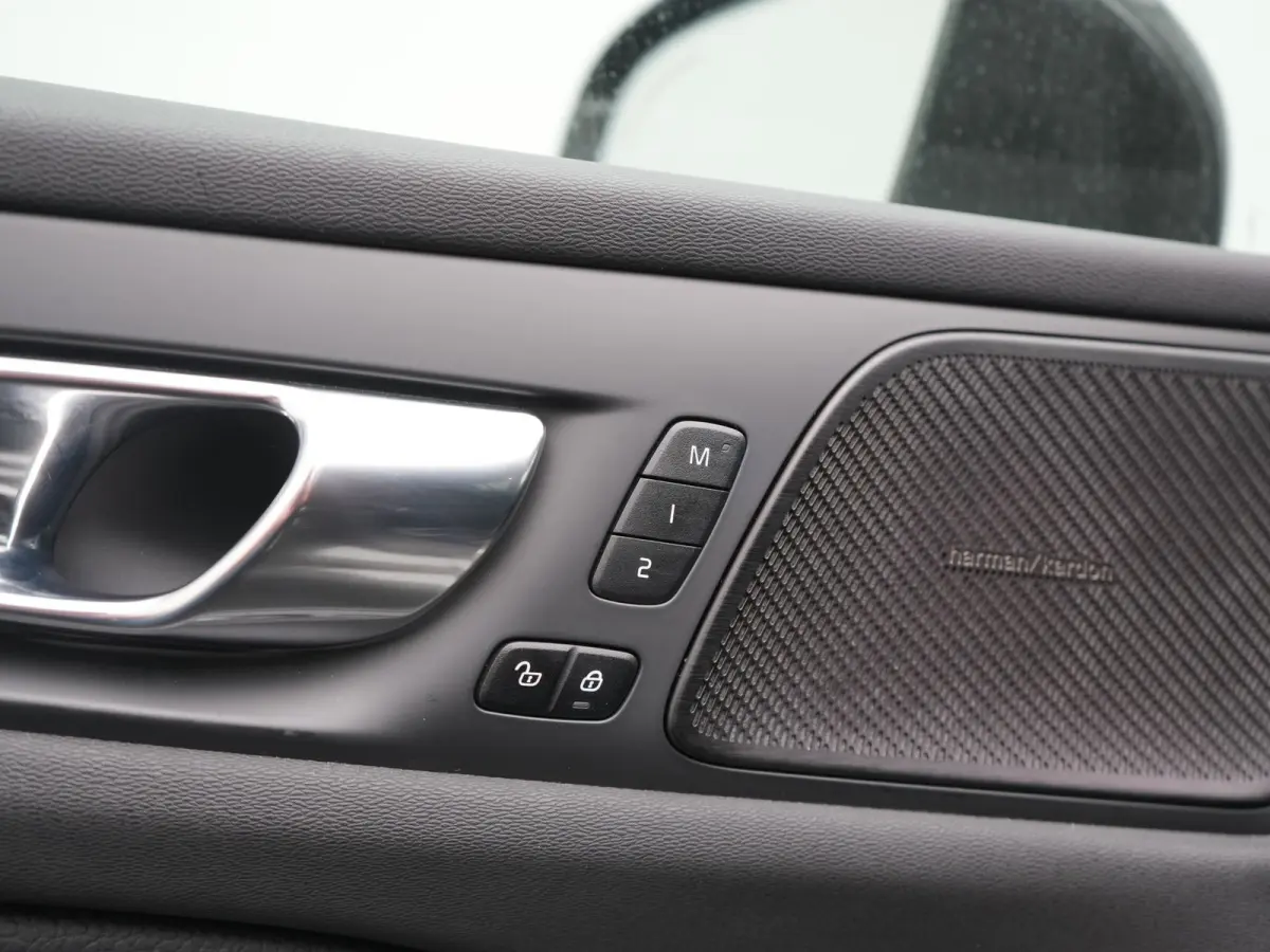 T6 Recharge AWD Inscription PHEV 340pk Dealer O.H | Trekhaak Af Fabriek | Panodak | Adaptive Cruise | Harman / Kardon | 360 Camera | Lederen Sportstoelen Memory & Verwarmd | Stuurverwarming 