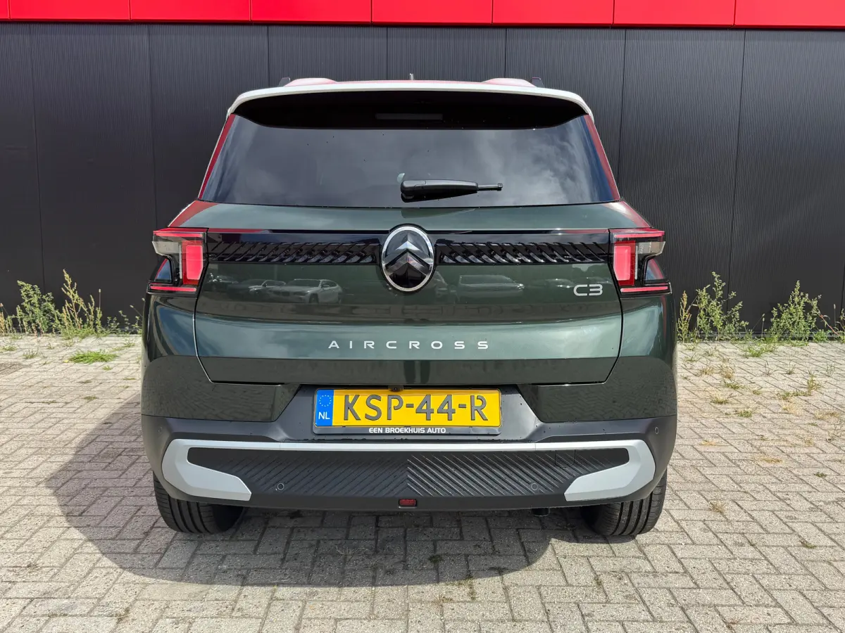 Max | Achteruitrijcamera | Extra getinte achterste zijruiten en achterruit | Koplampen met ECO LED verlichting