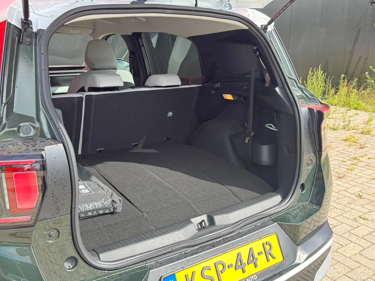 Max | Achteruitrijcamera | Extra getinte achterste zijruiten en achterruit | Koplampen met ECO LED verlichting