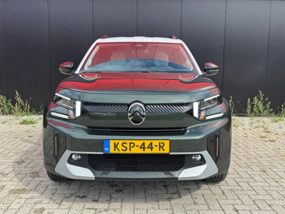 Max | Achteruitrijcamera | Extra getinte achterste zijruiten en achterruit | Koplampen met ECO LED verlichting