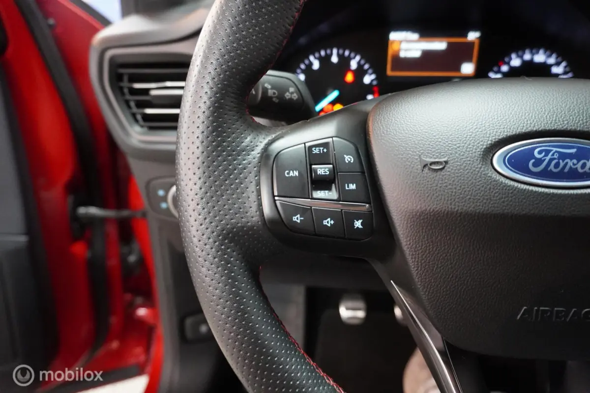 1.0 EcoBoost Hybrid ST Line X Business