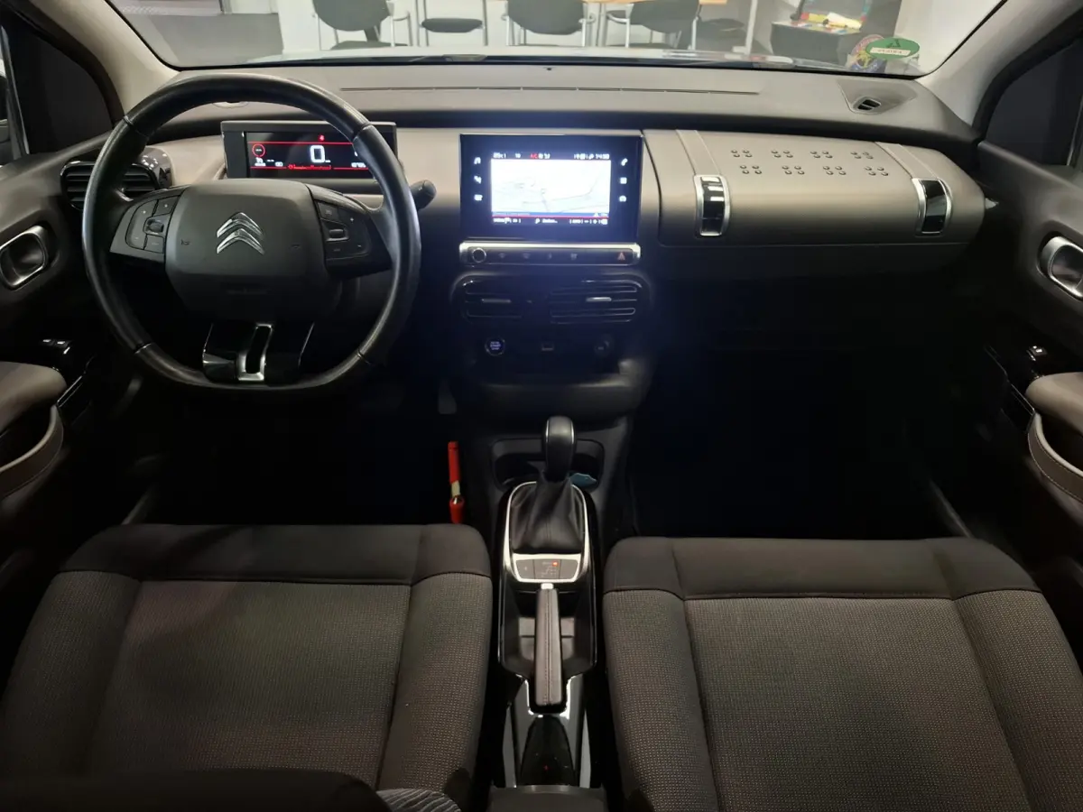 1.2 PureTech Shine Plus Automaat Distributie v.v 2026 Trekhaak