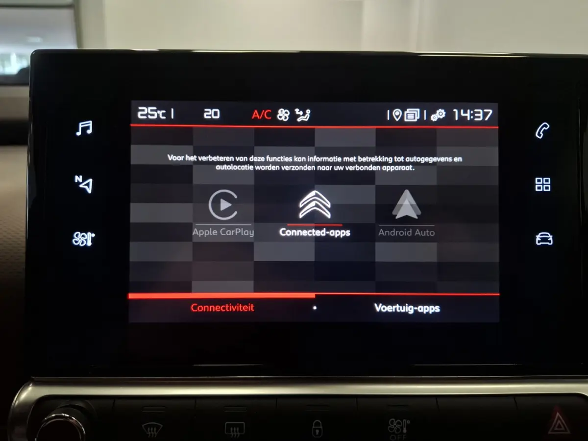 1.2 PureTech Shine Plus Automaat Distributie v.v 2026 Trekhaak