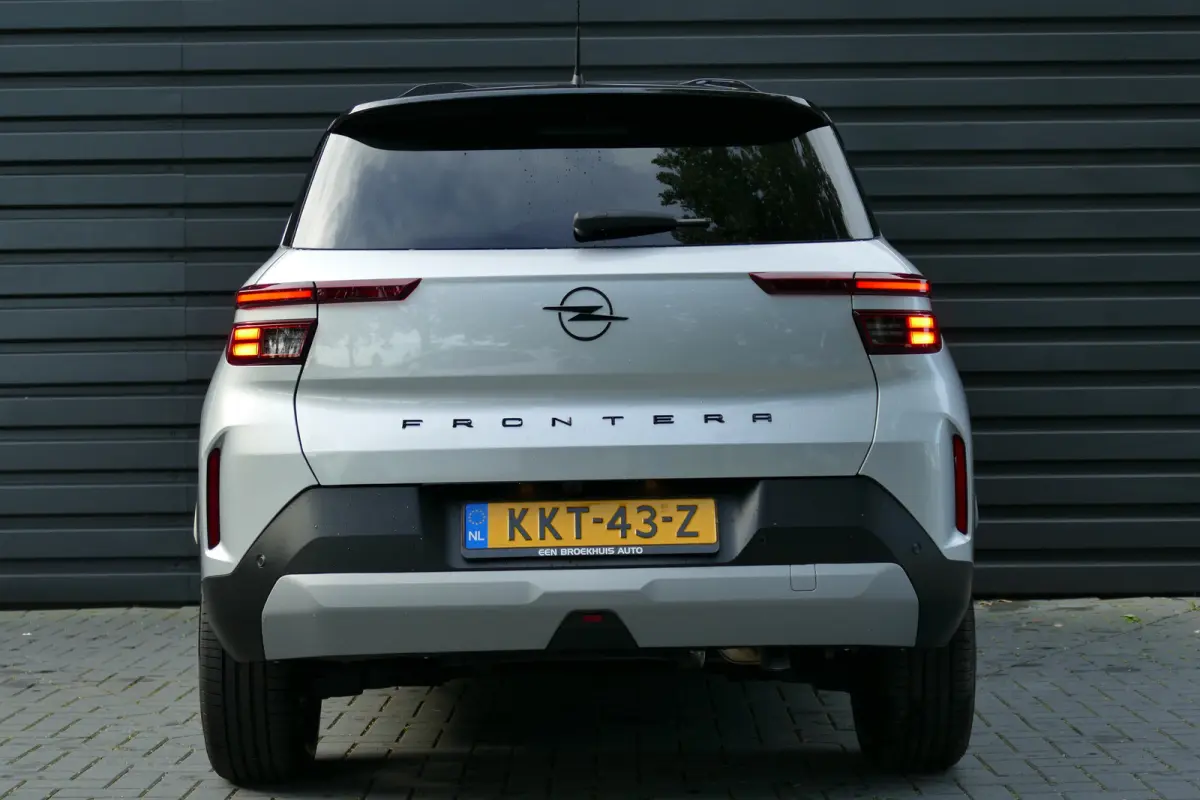 GS | 17" Lichtmetalen velgen in Zwart met 215/60 R17 banden | Achteruitrijcamera | Dode hoek waarschuwing