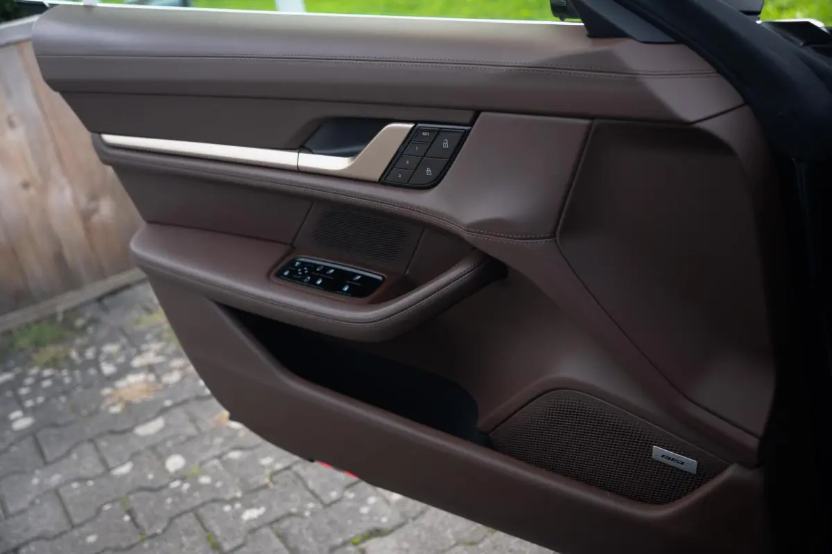 4S Performance 84 kWh|Matrix|Chrono|Achteras besturing|Panoramadak|Olea Leder|Bose|Luchtvering|Full Option|Dealer Onderhouden