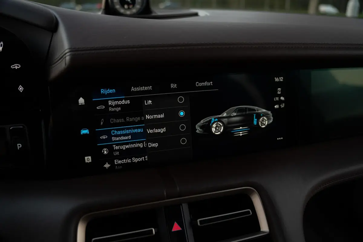 4S Performance 84 kWh|Matrix|Chrono|Achteras besturing|Panoramadak|Olea Leder|Bose|Luchtvering|Full Option|Dealer Onderhouden
