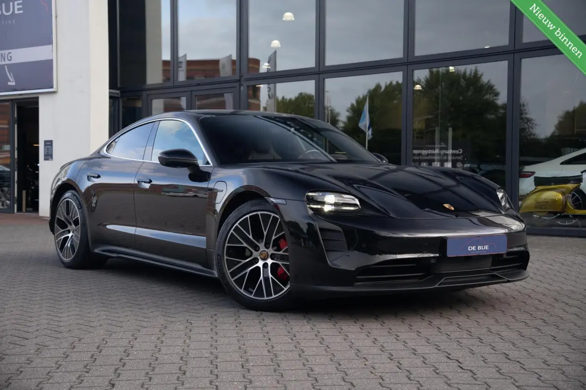 4S Performance 84 kWh|Matrix|Chrono|Achteras besturing|Panoramadak|Olea Leder|Bose|Luchtvering|Full Option|Dealer Onderhouden