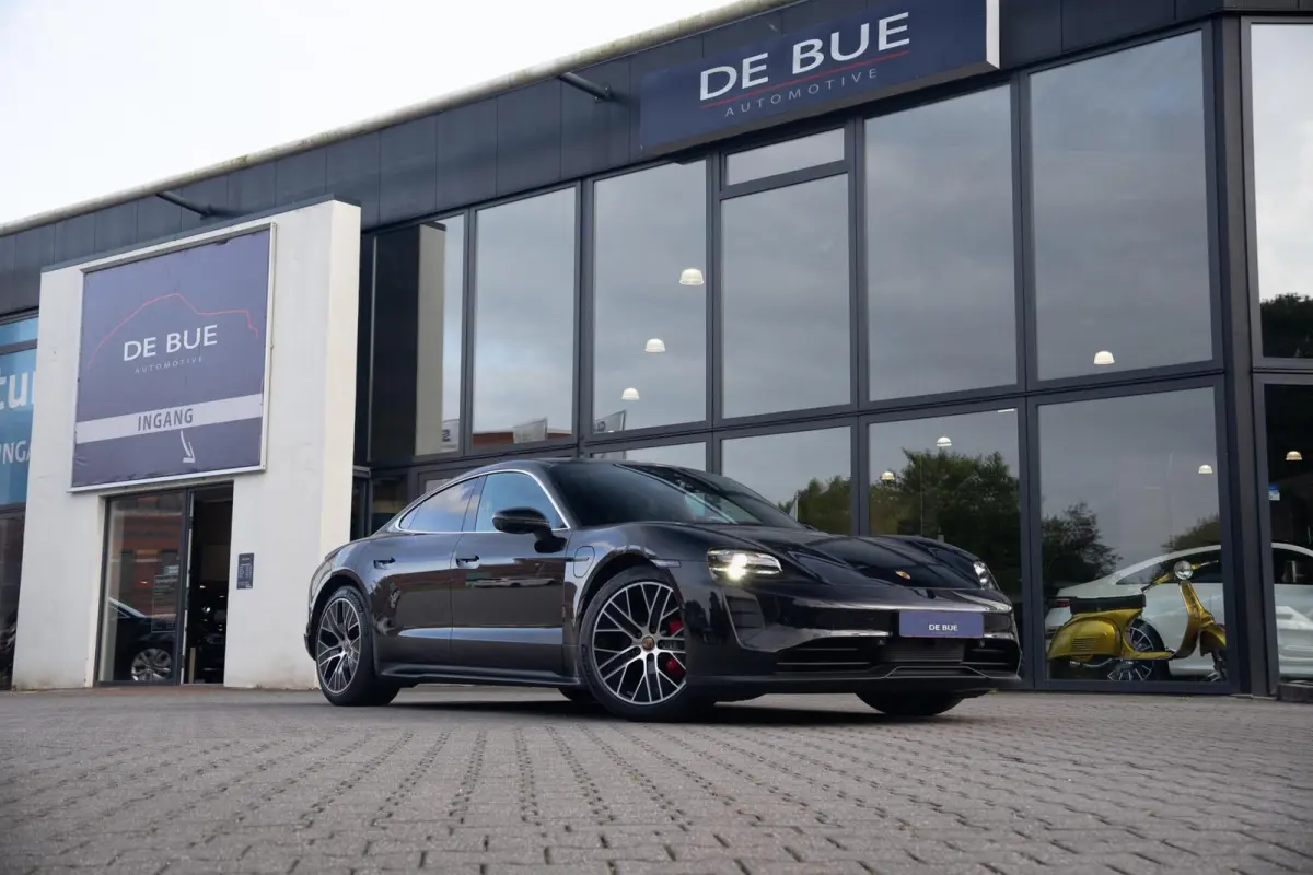 4S Performance 84 kWh|Matrix|Chrono|Achteras besturing|Panoramadak|Olea Leder|Bose|Luchtvering|Full Option|Dealer Onderhouden