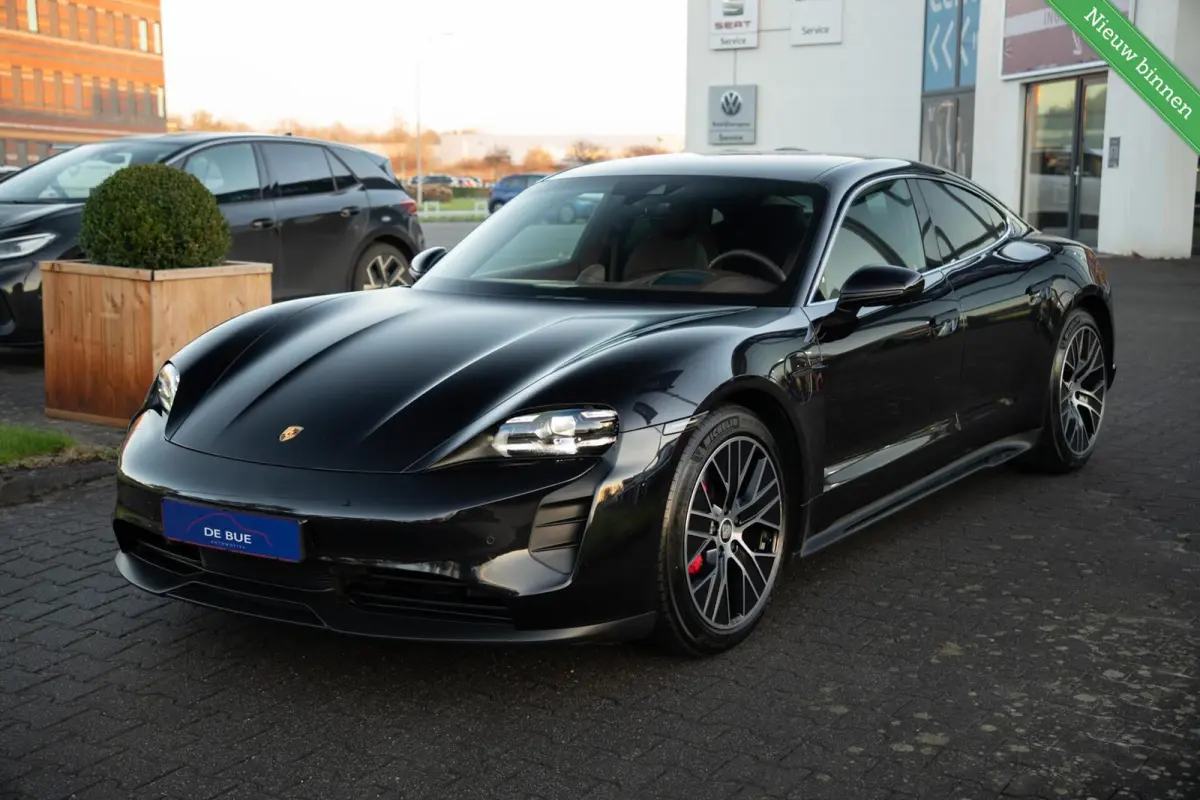 4S Performance 84 kWh|Matrix|Chrono|Achteras besturing|Panoramadak|Olea Leder|Bose|Luchtvering|Full Option|Dealer Onderhouden