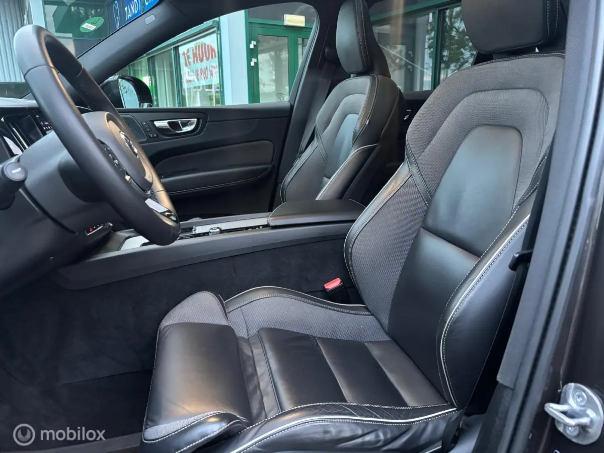 2.0 T8 Plug-in hybrid AWD R-Design Vollll