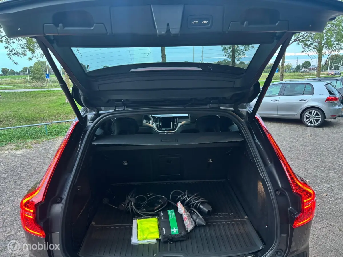 2.0 T8 Plug-in hybrid AWD R-Design Vollll
