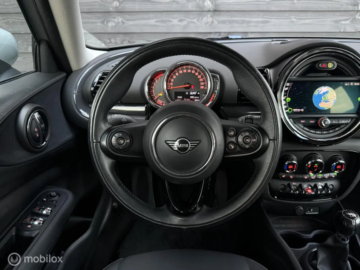 1.5 | CarPlay | Stoelverwarming | Cruise | LED