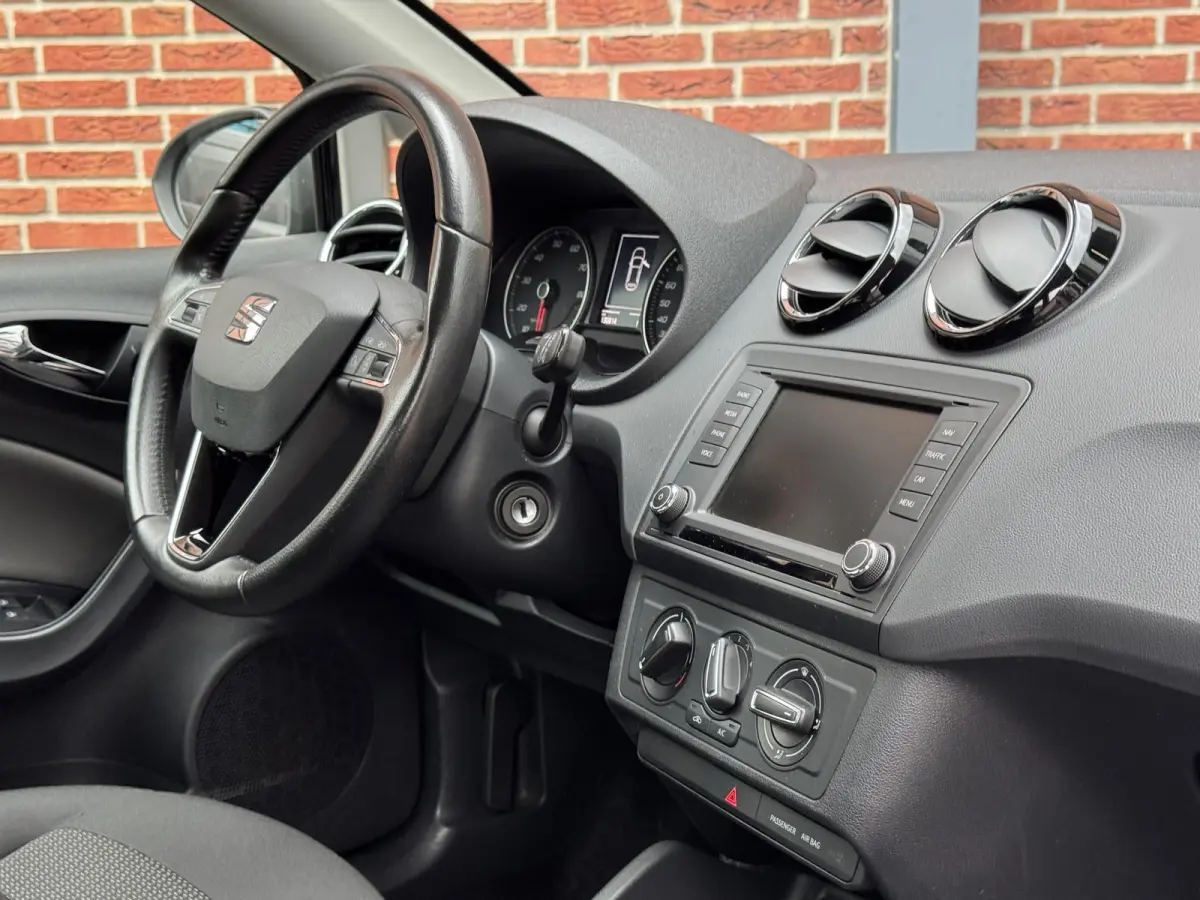1.0 EcoTSI Style Connect | Trekhaak | Navi | Cruise Control | LM-velgen |
