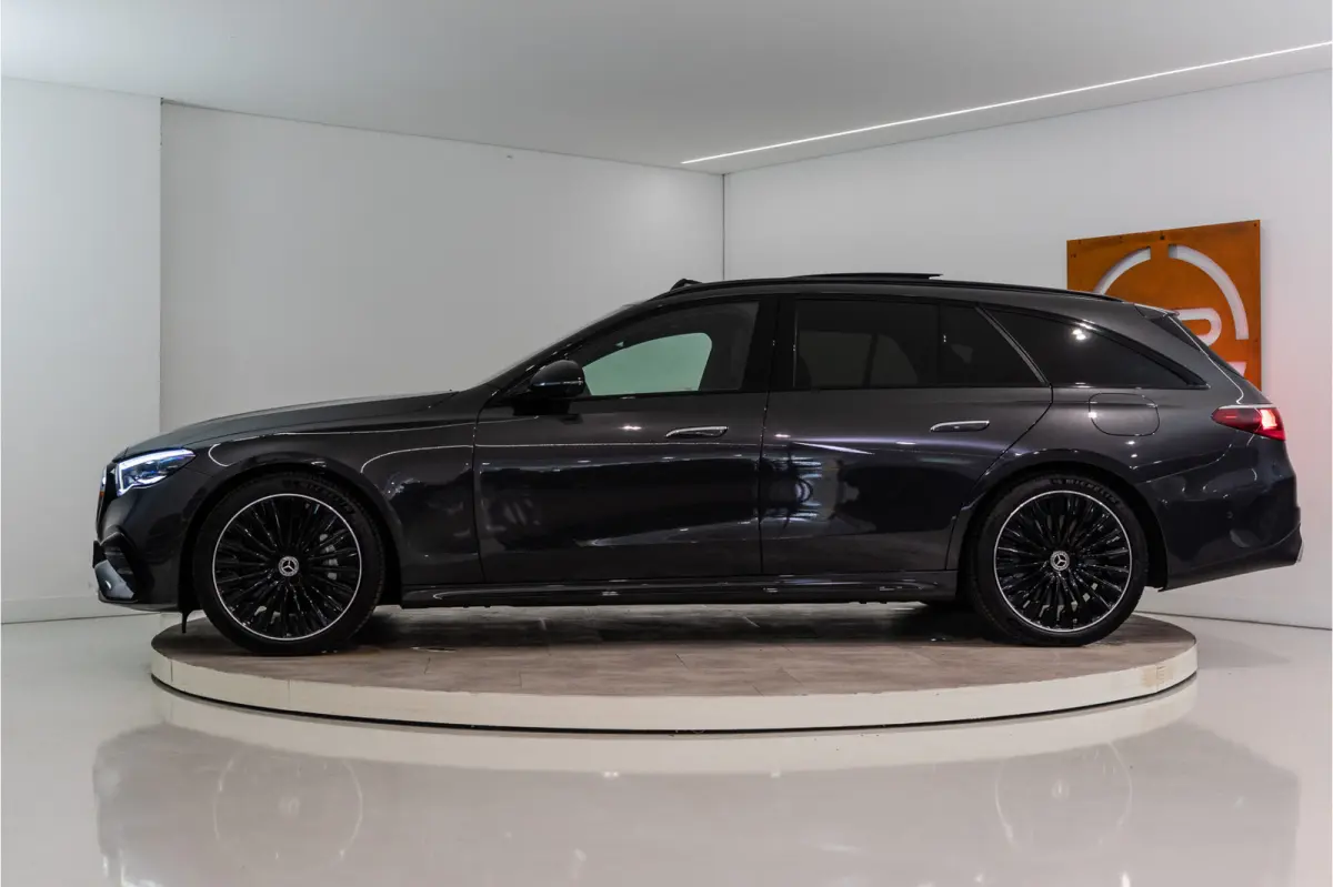 300 e Premium+ AMG 313PK | Burmester | Pano | Trekhaak | Multibeam | VOL! Fabrieksgarantie