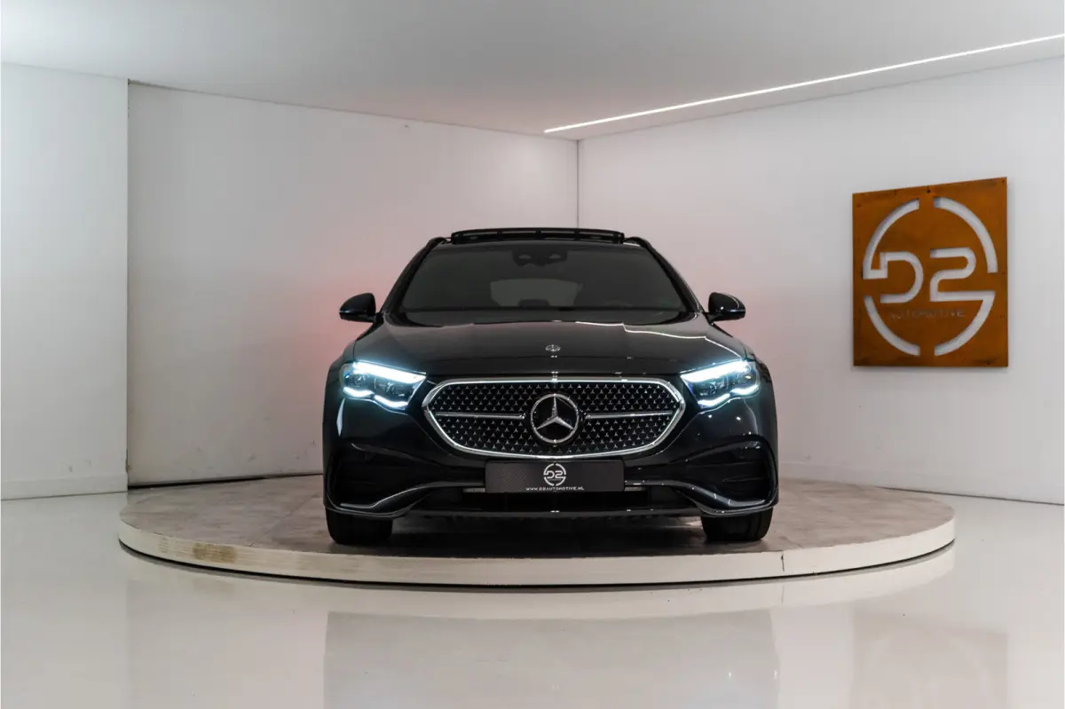 300 e Premium+ AMG 313PK | Burmester | Pano | Trekhaak | Multibeam | VOL! Fabrieksgarantie