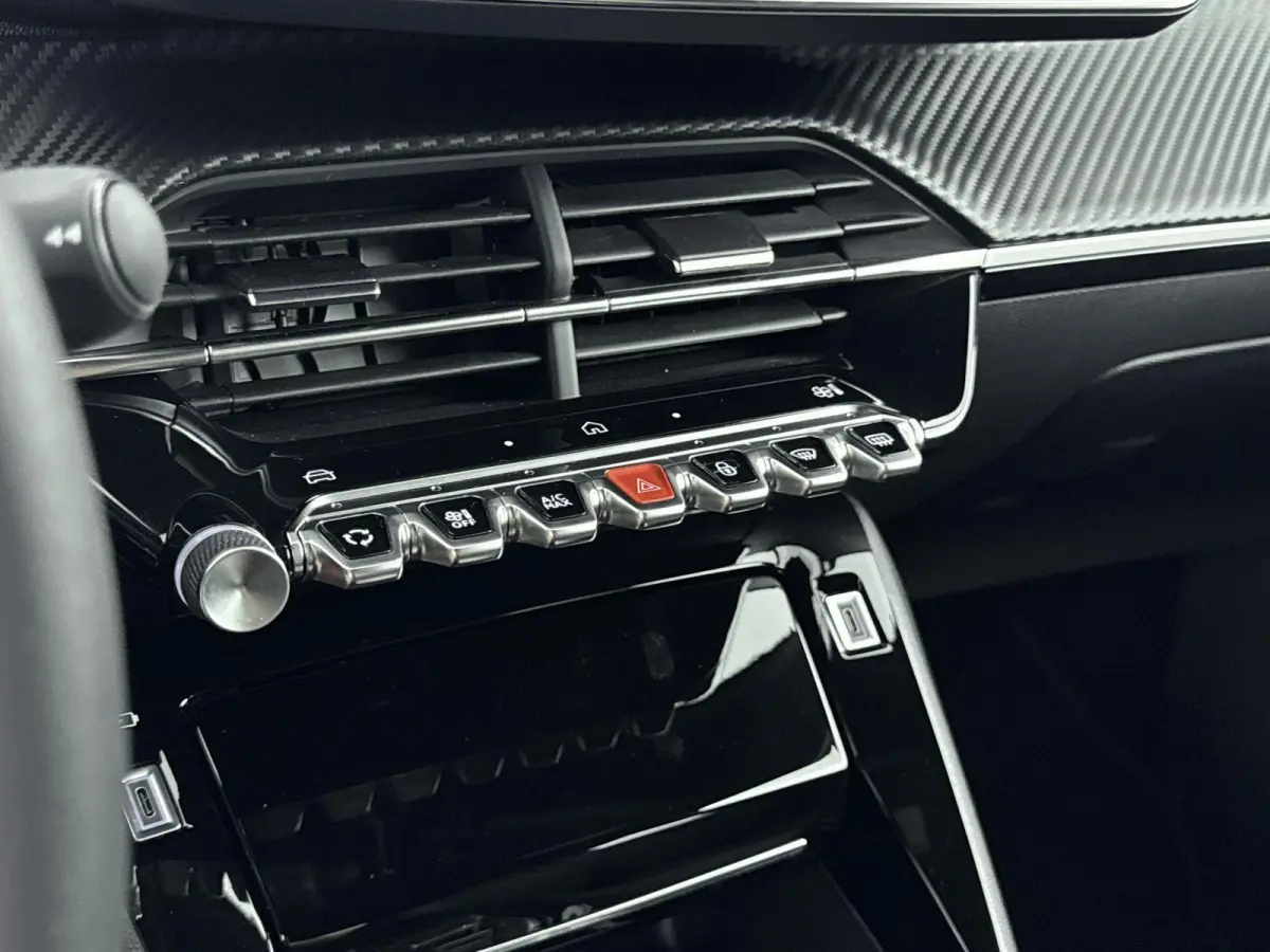 1.2 Hybrid 145 Allure | Keyless | Navigatie | Lichtmetalen velgen | Android Auto/Apple CarPlay |