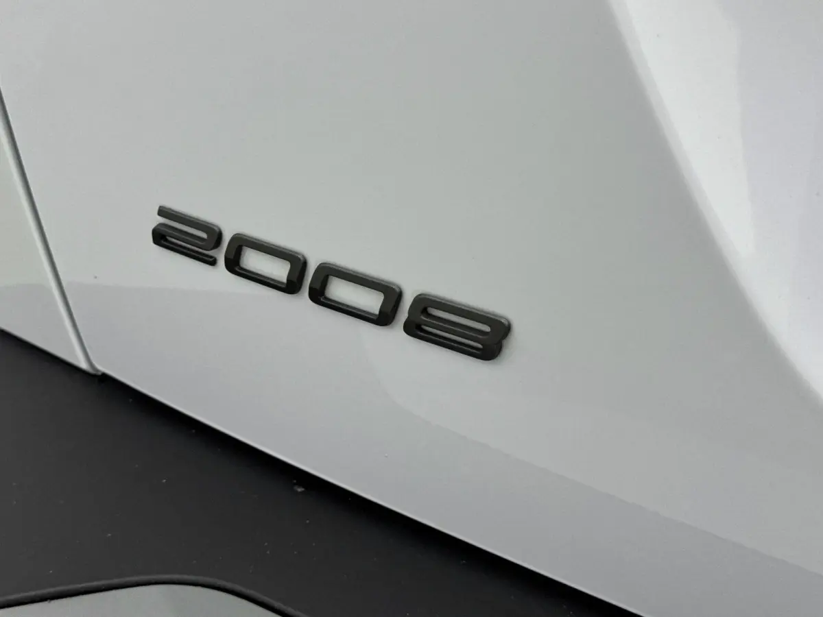 1.2 Hybrid 145 Allure | Keyless | Navigatie | Lichtmetalen velgen | Android Auto/Apple CarPlay |