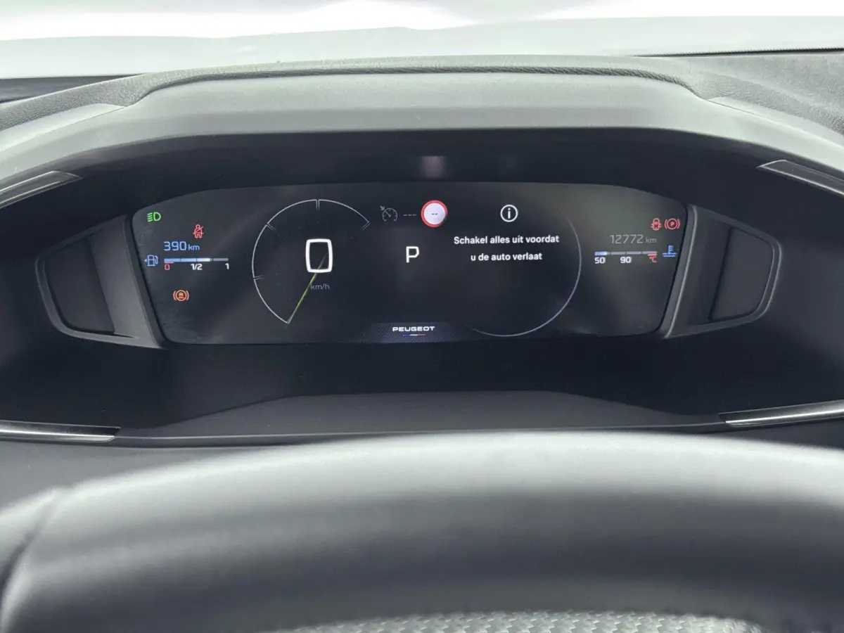 1.2 Hybrid 145 Allure | Keyless | Navigatie | Lichtmetalen velgen | Android Auto/Apple CarPlay |